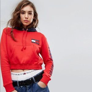 Tommy Hilfiger 90s Capsule Contrast Crop Hoodie